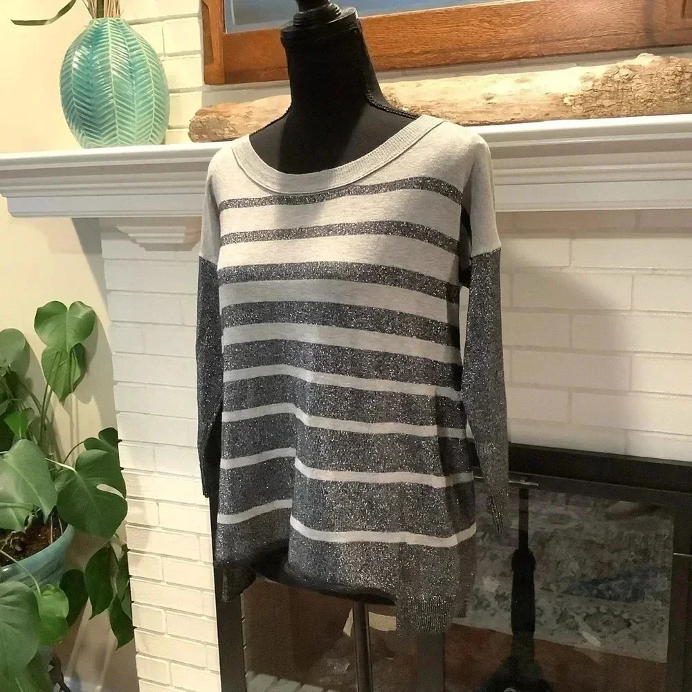 #94 American Eagle Black & Gray Sparkle Lightweight Sweater Size Small